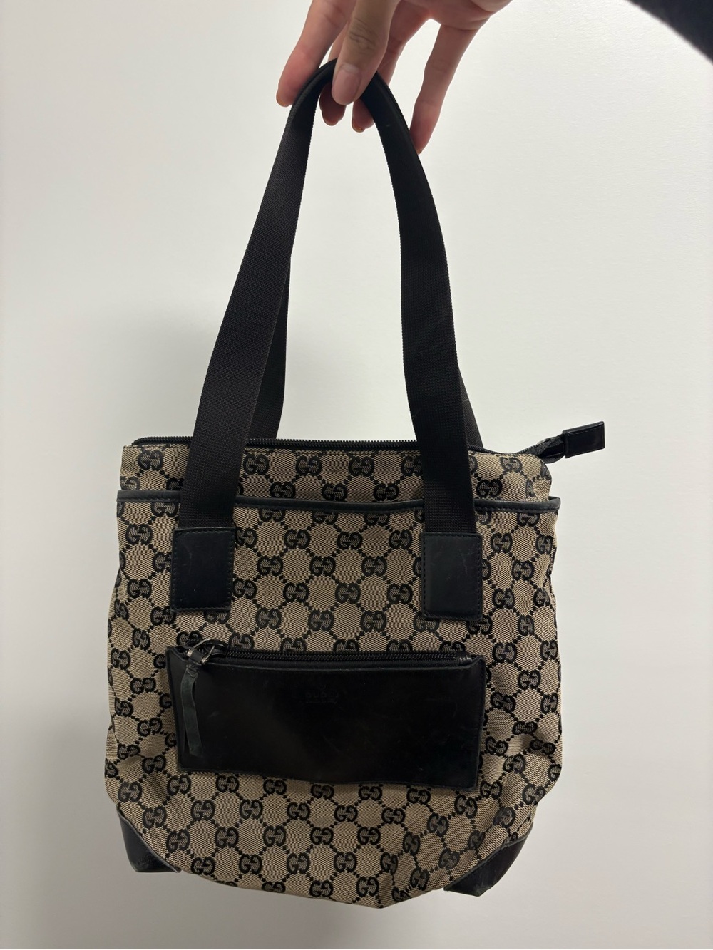 Vintage Gucci Beige and Black GG Canvas Tote with Front Zip Pocket - Picture 2 of 7